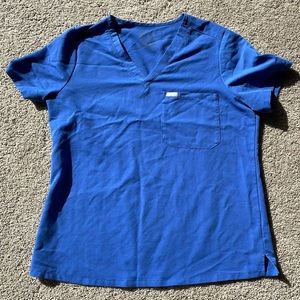 Large one pocket Figs scrub top